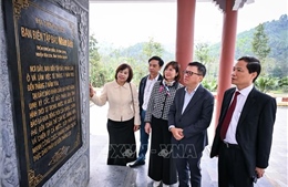 Báo Nhân Dân tổ chức hoạt động về nguồn tại Thái Nguyên, Tuyên Quang