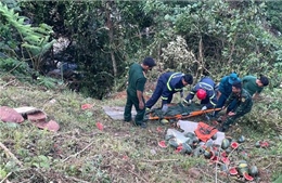 Quảng Ngãi: Xe tải lao xuống vực, ba người thương vong