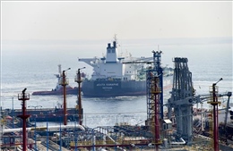 Giá dầu lại tiến sát mốc 100 USD/thùng sau sự cố tại Iraq