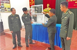 Cán bộ, chiến sĩ lực lượng vũ trang tự hào thực hiện quyền cử tri