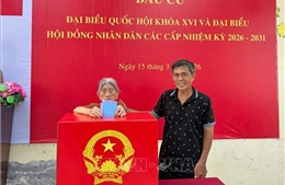 Khoảnh khắc đẹp trong ngày bầu cử