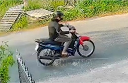 Tạm giữ hình sự đối tượng giật dây chuyền