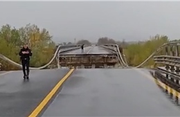 Sập cầu trên tuyến quốc lộ huyết mạch của Italy