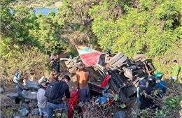 Vụ xe ô tô xuống vực ở Lâm Đồng: Khẩn trương cứu chữa cho các nạn nhân