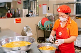 Hà Nội: Tối ưu hóa quy trình tổ chức bữa ăn bán trú cho học sinh