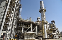 Giá dầu bật tăng do eo biển Hormuz lại bị phong tỏa