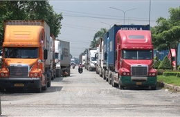 Tây Ninh thiếu bến bãi tại nhiều cửa khẩu, ảnh hưởng thông quan