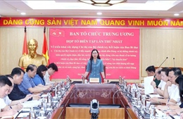 Tiếp tục đẩy mạnh xây dựng, chỉnh đốn Đảng và hệ thống chính trị