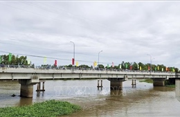 Chủ động 'giữ ngọt, ngăn mặn' cho vụ lúa Hè Thu