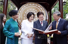 Chương trình hữu nghị đặc biệt chào mừng chuyến thăm của Tổng thống Hàn Quốc và Phu nhân