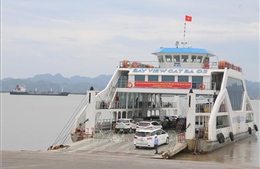 Hải Phòng: Tạm dừng chở ô tô ra đảo Cát Bà qua phà Đồng Bài 