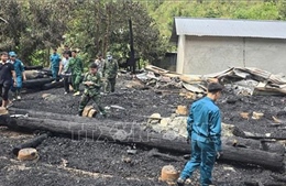 Cháy nhà sàn khiến ba chị em tử vong