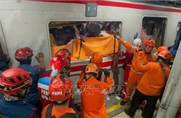 Hai tàu hỏa va chạm gần thủ đô Indonesia, hơn 80 người thương vong