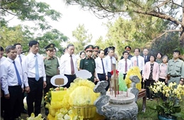 Tổng Bí thư, Chủ tịch nước dâng hương tưởng niệm Đại tướng Võ Nguyên Giáp