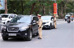 CSGT Hà Nội 'trực chiến' 24/24 giờ, bảo đảm giao thông thông suốt dịp nghỉ lễ 30/4 - 1/5