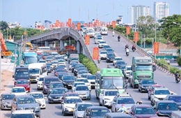 Người dân tấp nập rời Hà Nội trong ngày đầu kỳ nghỉ lễ 30/4 - 1/5