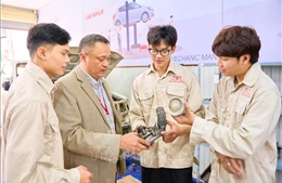 Mỗi viên chức chỉ được là giảng viên đồng cơ hữu của một cơ sở giáo dục