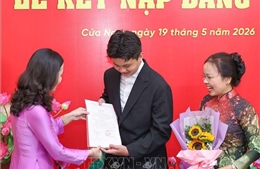 Kết nạp Đảng cho học sinh - bước chuẩn bị nguồn cán bộ trẻ cho tương lai