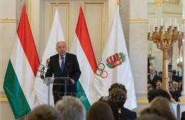 Tổng thống Hungary ký ban hành sửa đổi Hiến pháp, chấm dứt nhiệm kỳ trước thời hạn 