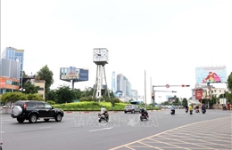 Bộ Xây dựng giải đáp lo ngại lắp nhiều đèn tín hiệu gây nhiễu loạn giao thông