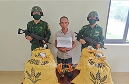 Bắt đối tượng vận chuyển trái phép hàng trăm kilogram vật liệu nổ ở khu vực biên giới