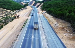 Tập trung tối đa mở rộng cao tốc Cam Lộ - La Sơn trước mùa mưa lũ