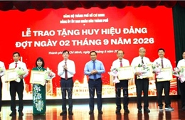 Hơn 24.000 đảng viên TP Hồ Chí Minh nhận Huy hiệu Đảng dịp 2/9