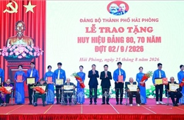 Thủ tướng Lê Minh Hưng: Chăm lo tốt hơn nữa đời sống vật chất, tinh thần của các đảng viên lão thành