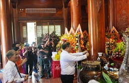 Lễ dâng hương tưởng niệm Chủ tịch Hồ Chí Minh tại Nghệ An