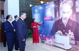 Tổng Bí thư, Chủ tịch nước Tô Lâm cùng lãnh đạo Đảng, Nhà nước tham quan triển lãm 'Những tấm gương bình dị mà cao quý'