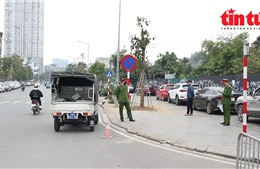 Xử lý tình trạng trông giữ ô tô trái phép quanh các bệnh viện Hà Nội