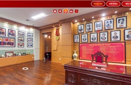 Tham quan Phòng truyền thống số của Bộ Tư pháp qua công nghệ thực tế ảo