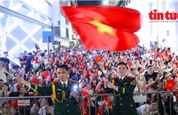 Không khí sôi động chào đón Quốc khánh 2/9 tại Quảng trường Cách mạng Tháng Tám