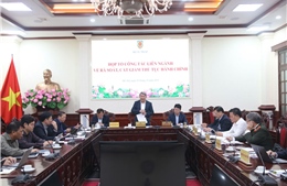 Nâng cao trách nhiệm người đứng đầu để cắt giảm thủ tục hành chính rườm rà