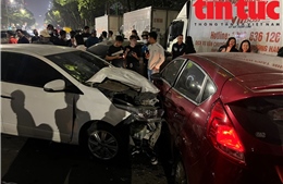 Tai nạn liên hoàn trên phố Nguyễn Chánh, có người bị thương nặng