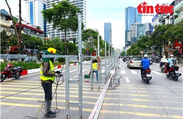 Hà Nội rào chắn đường Văn Cao để xây dựng nhà ga metro