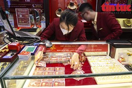 Giá vàng lập đỉnh 81 triệu đồng, người mua vàng từ đầu năm lãi lớn