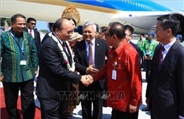 Thủ tướng Nguyễn Xuân Phúc đến Bali, bắt đầu Cuộc gặp các nhà lãnh đạo ASEAN
