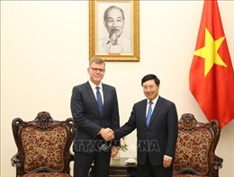 Phó Thủ tướng Phạm Bình Minh tiếp Phó Chủ tịch Ngân hàng Phát triển châu Á