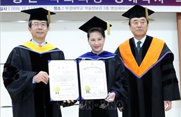 Chủ tịch Quốc hội Nguyễn Thị Kim Ngân nhận bằng Tiến sĩ danh dự của Đại học Quốc gia Pukyong