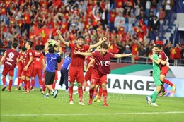 Thủ tướng Nguyễn Xuân Phúc biểu dương chiến thắng của Đội tuyển Việt Nam tại vòng 1/8 Asian Cup 2019