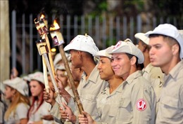 Sinh viên Cuba rước đuốc kỷ niệm ngày sinh José Martí