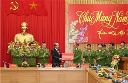 Phó Thủ tướng Thường trực Trương Hòa Bình chúc Tết một số đơn vị thuộc Bộ Công an
