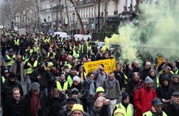 Hàng nghìn người &#39;Áo Vàng&#39; lại biểu tình phản đối Chính phủ Pháp