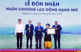  Thủ tướng Nguyễn Xuân Phúc dự Lễ đón nhận Huân chương Lao động hạng Nhì của Công ty cổ phần thực phẩm sữa TH