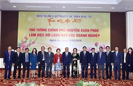 Thủ tướng Chính phủ Nguyễn Xuân Phúc tiếp các doanh nghiệp, nhà đầu tư tại Nghệ An
