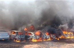 Cháy lớn thiêu hủy hàng trăm ô tô tại triển lãm hàng không Ấn Độ​