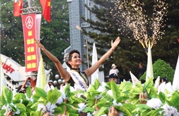 Hoa hậu Hoàn vũ H&#39;Hen Niê khuấy động Lễ hội đường phố cà phê Buôn Ma Thuột