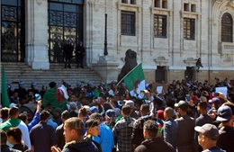 Phó Tổng thống Algeria tuyên bố chính phủ sẽ chuyển giao quyền lực 