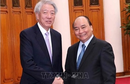 Thủ tướng Nguyễn Xuân Phúc tiếp Phó Thủ tướng, Bộ trưởng Điều phối An ninh quốc gia Singapore